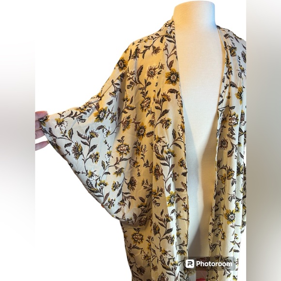 NWT L/XL Time and Tru Kimono - Picture 2 of 9